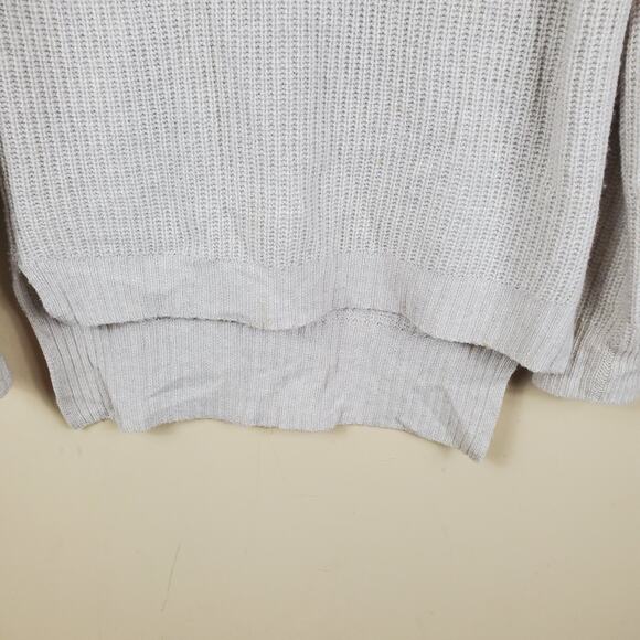 Autumn Cashmere V-Neck Sweater with Step Hem Size XS - Picture 2 of 11